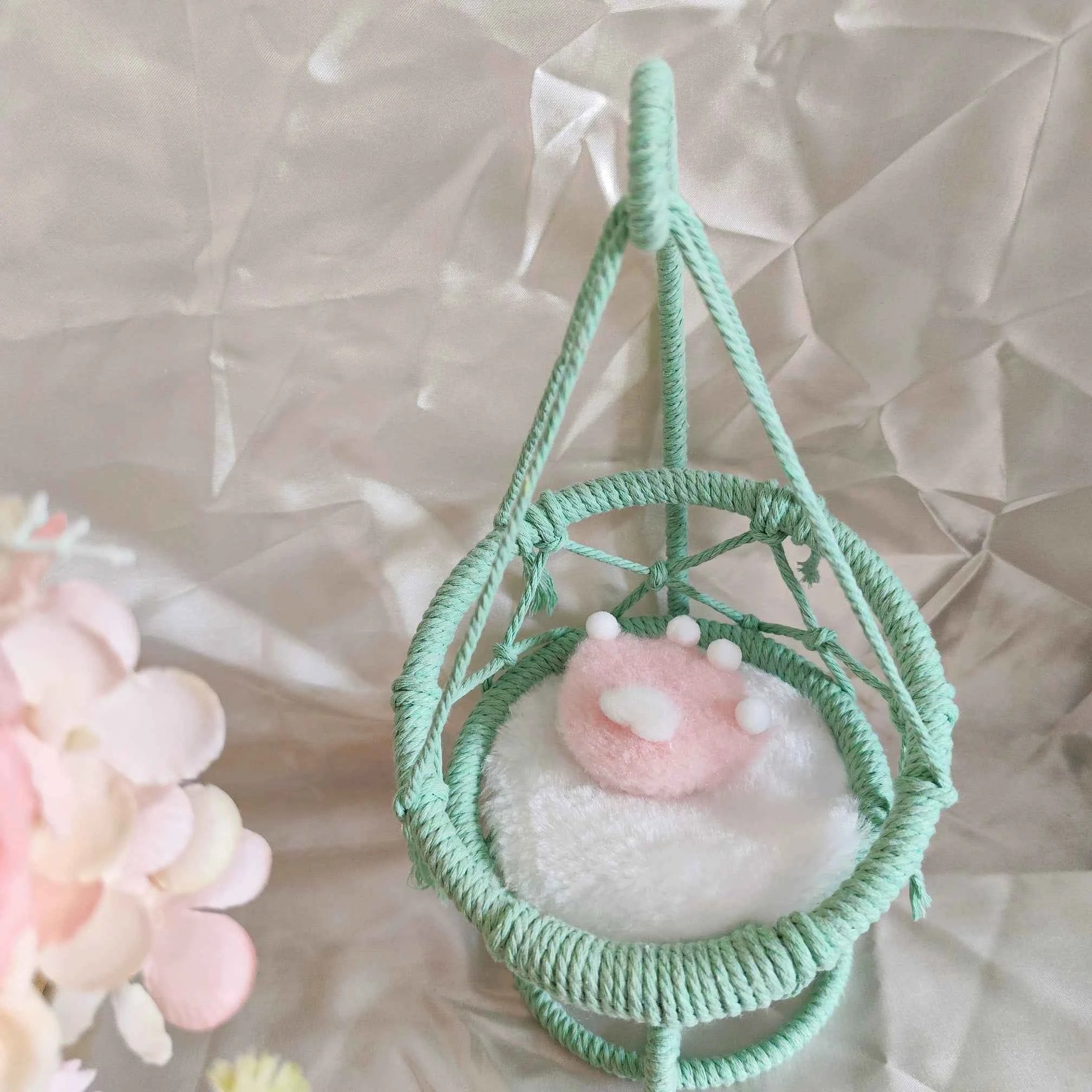 Hanging Basket Chair & Pillow